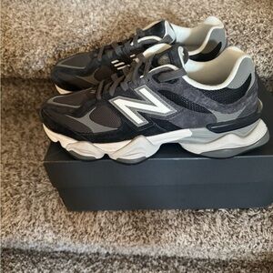 New Balance Black and Gray Sneakers